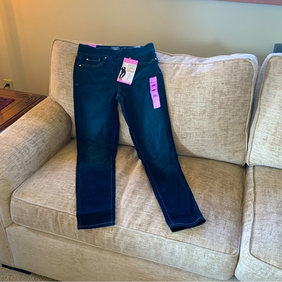 🔥NeW🔥 Signature by Levi Strauss & Co Totally Shaping Pull-On Skinny Jeans Sz 6 - Picture 5 of 9